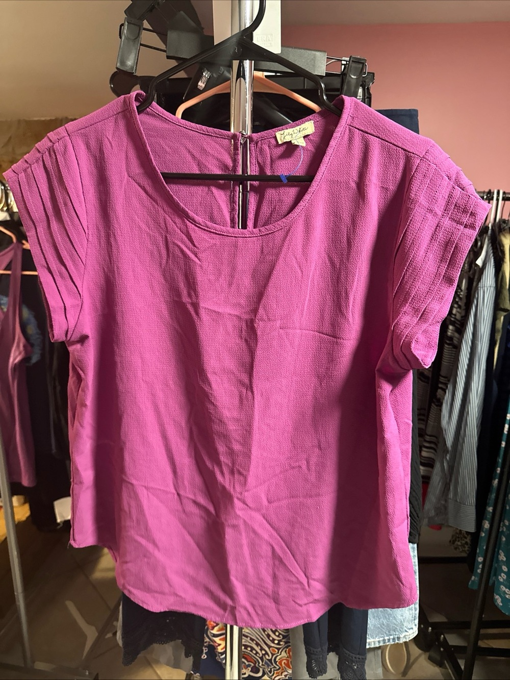 Lily White Fuchsia Short Sleeve Scoop Neck Blouse